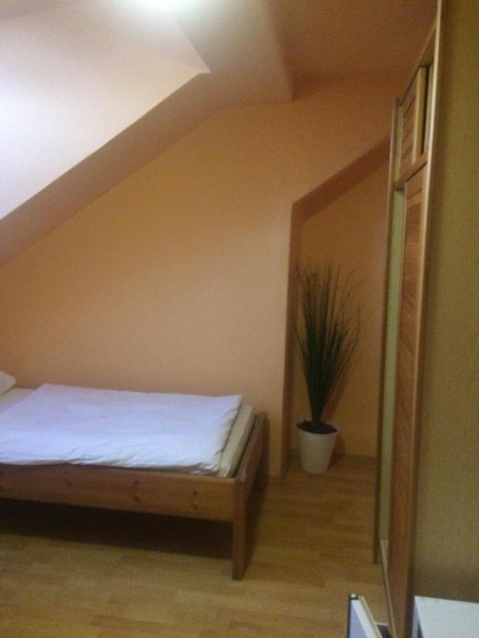 Y Hostel Balatonlelle Exteriör bild
